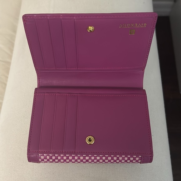 💕STUNNING Givenchy Pink Leather Compact Wallet 💕 - Picture 2 of 10